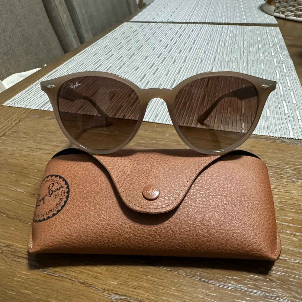 Rayban Sunglasses RB4305